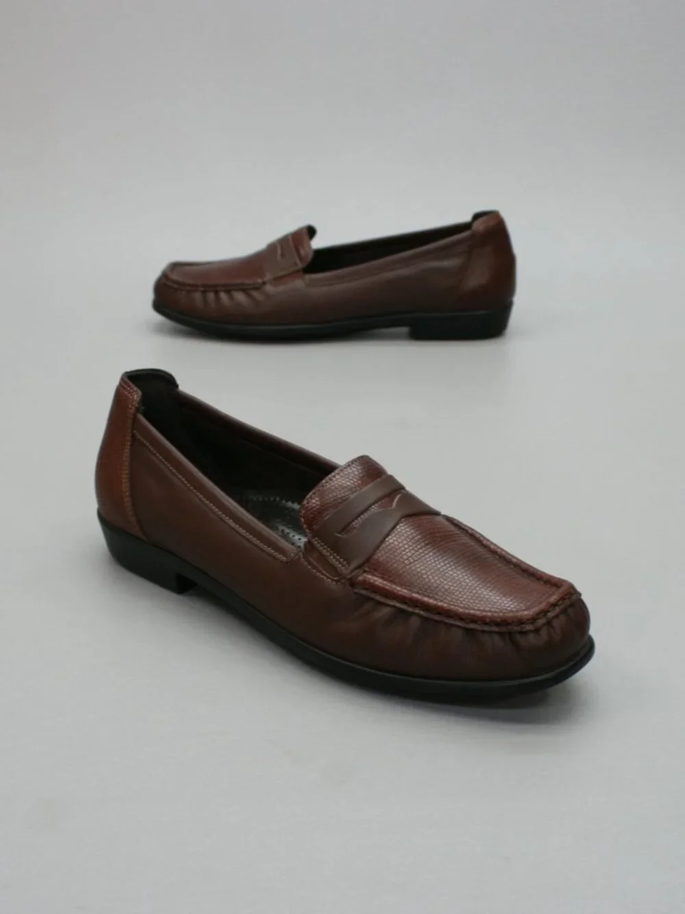 SAS Ladies 9 N Narrow Penny J Sienna Brown Leather Slip-on Shoes Loafers - USA